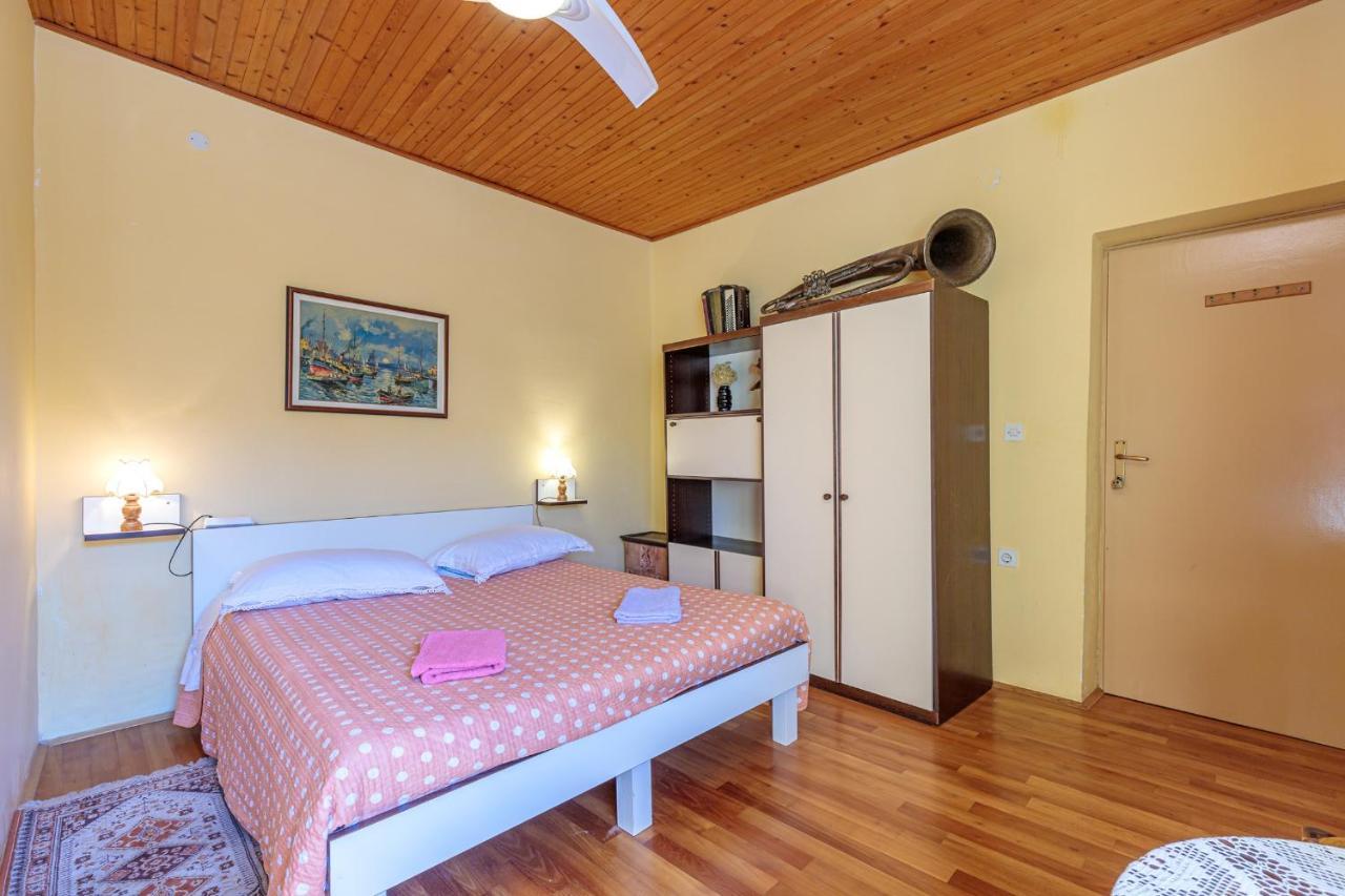 Rooms Nela Hum Εξωτερικό φωτογραφία